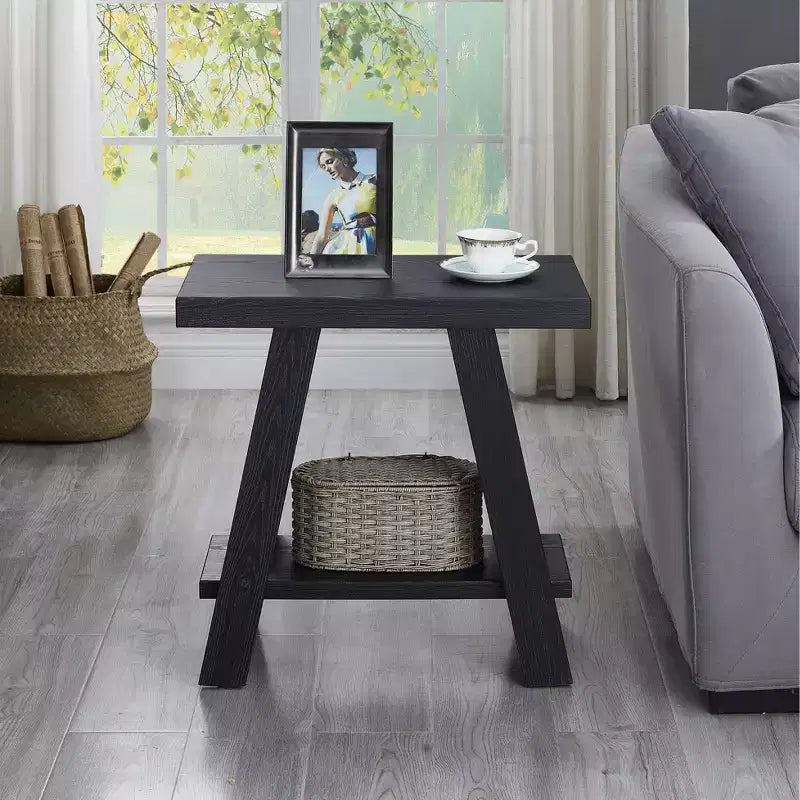 Table d'appoint contemporaine en bois avec étagère, finition noire