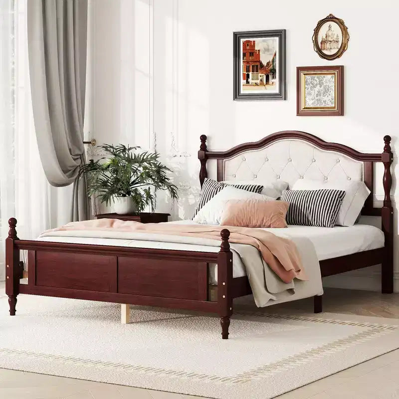 Lit Queen Pine en bois avec tête de lit capitonnée et pied de lit à panneaux