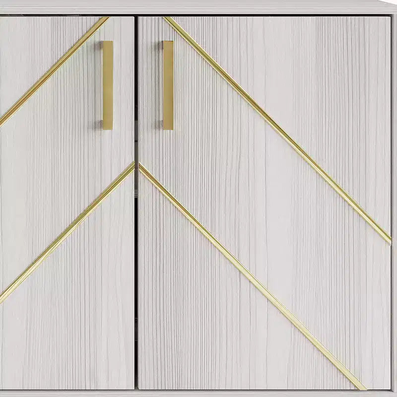 Buffet moderne avec des accents dorés