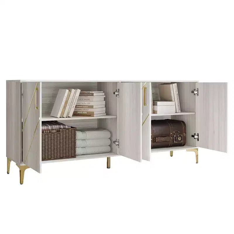Buffet moderne avec des accents dorés
