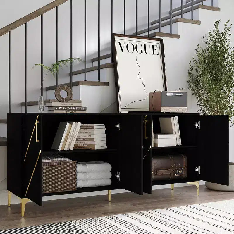 Buffet moderne avec des accents dorés