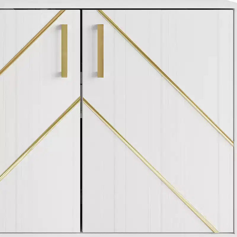 Buffet moderne avec des accents dorés