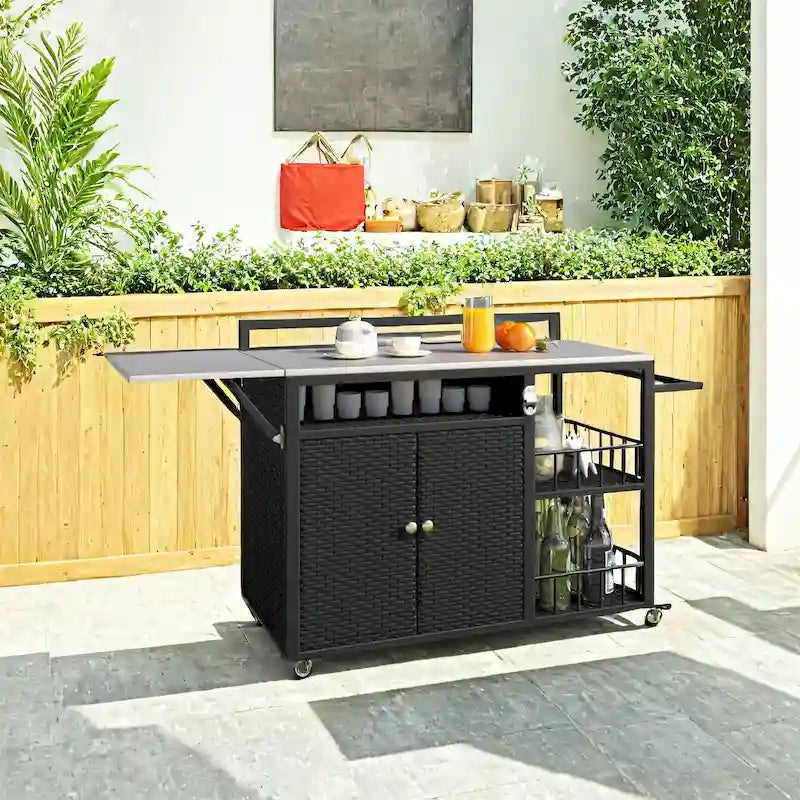 Îlot de cuisine d'extérieur de 63,5 po avec plateau pliant et grand espace de rangement