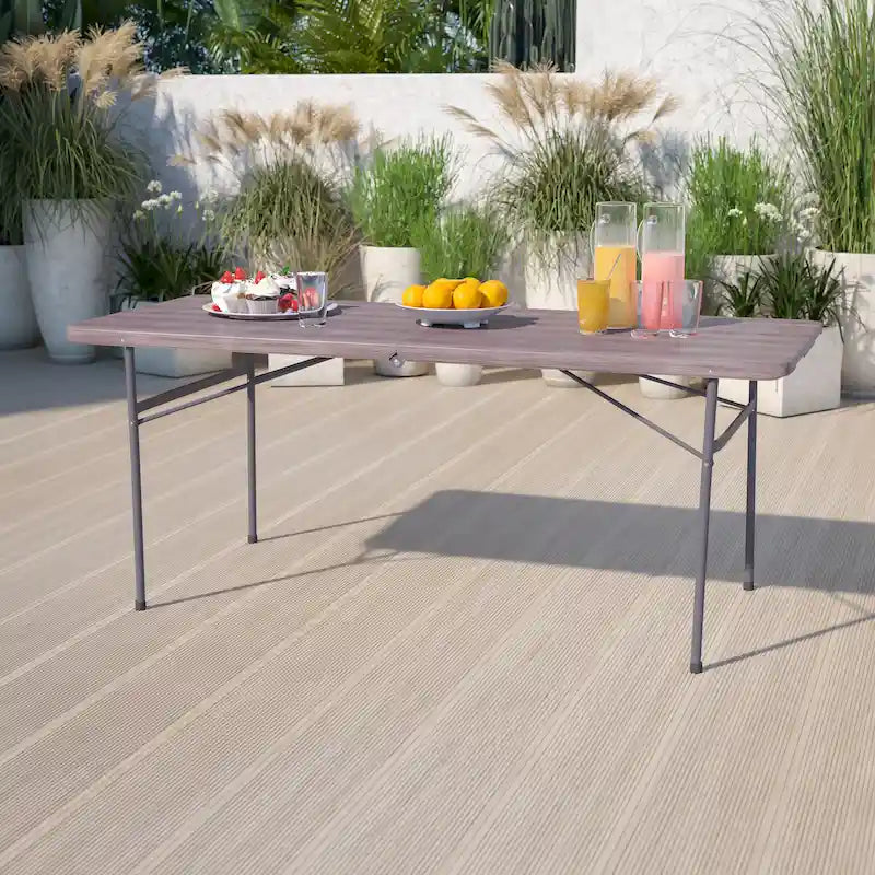 Table pliante de banquet et d'événement en plastique bifold 30 larg. x 72 long. avec poignée de transport – 72 prof. x 30 larg. x 29 haut.
